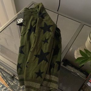 Army star sweater